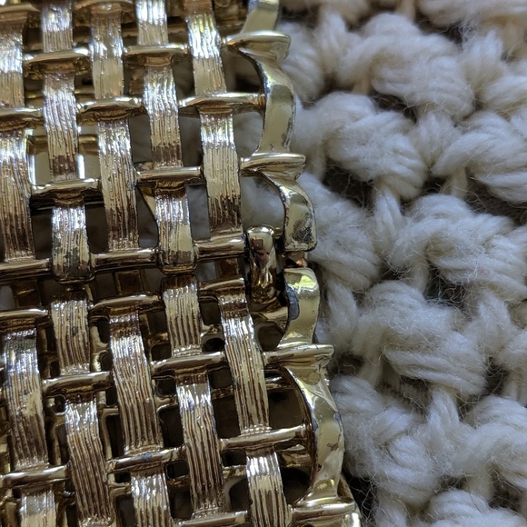 Vintage Gold Tone statement bracelet buckle clasp - Picture 7 of 8